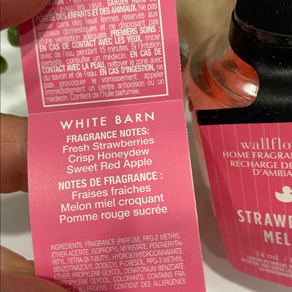 Bath & Body Works White Barn Wallflowers “Strawberry Melon” Refills - Picture 3 of 4